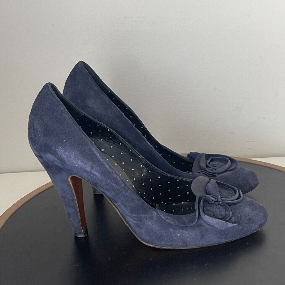 Moschino‎ Pumps Women 8.5 Blue Suede Rosette Floral Heel Classic Chic